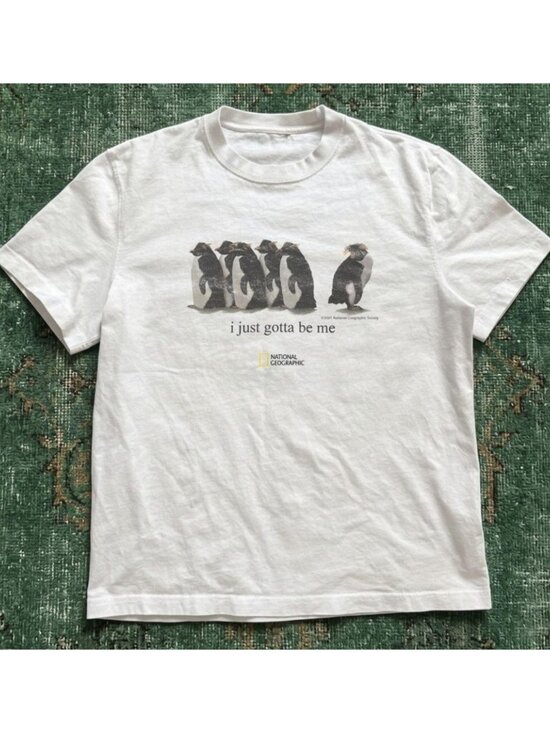 Other - National geographic pengun white cotton tee